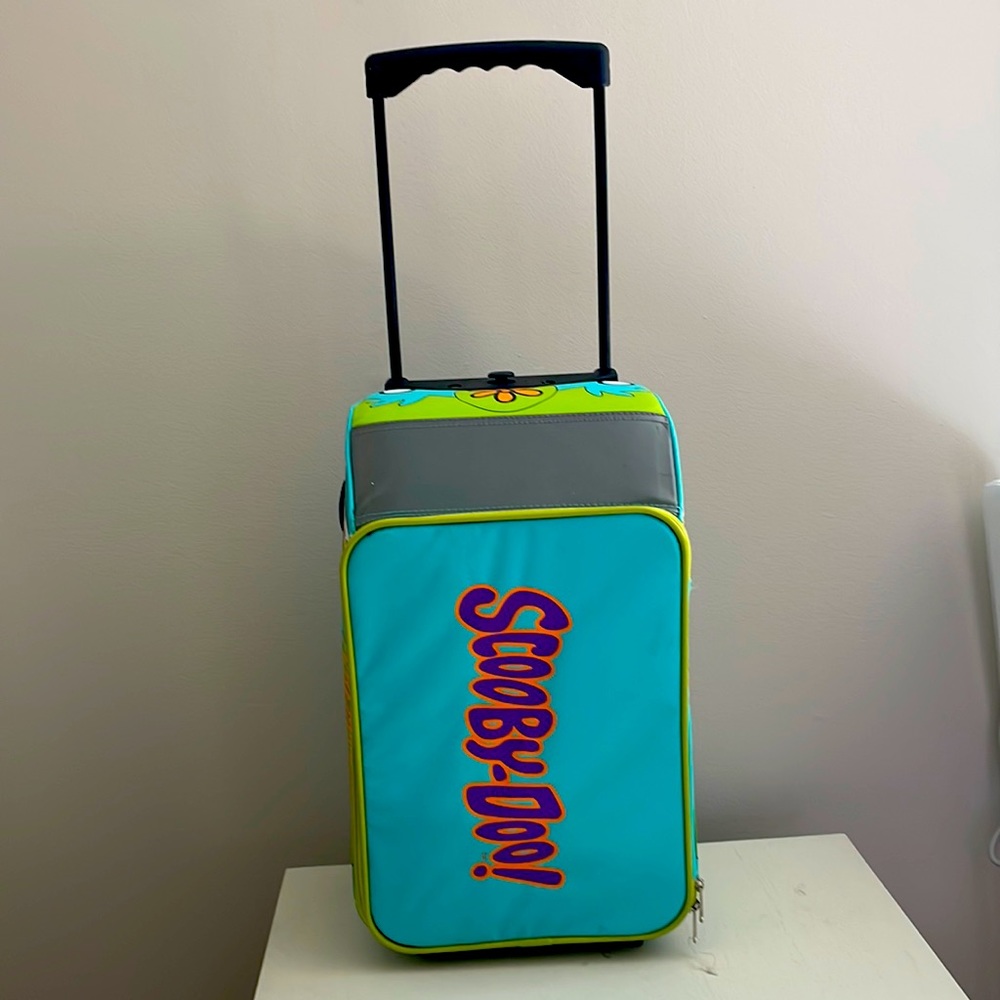 SCOOBY DOO rolling suitcase!
